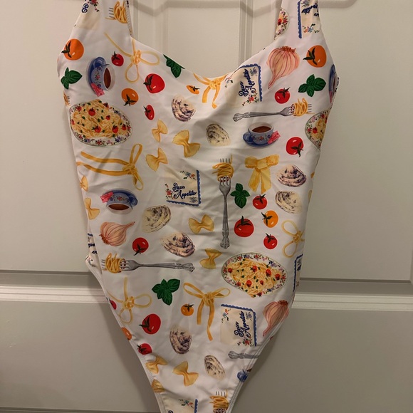 Lisa Says Gah Other - Lisa Say Gah Buon Appetito One Piece Large